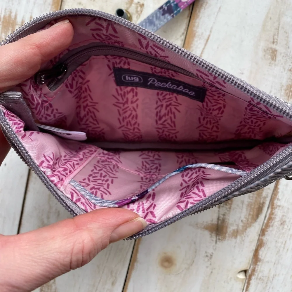 LUG Peekaboo Quilted Wristlet MINT wallet purse casual travel NWOT
